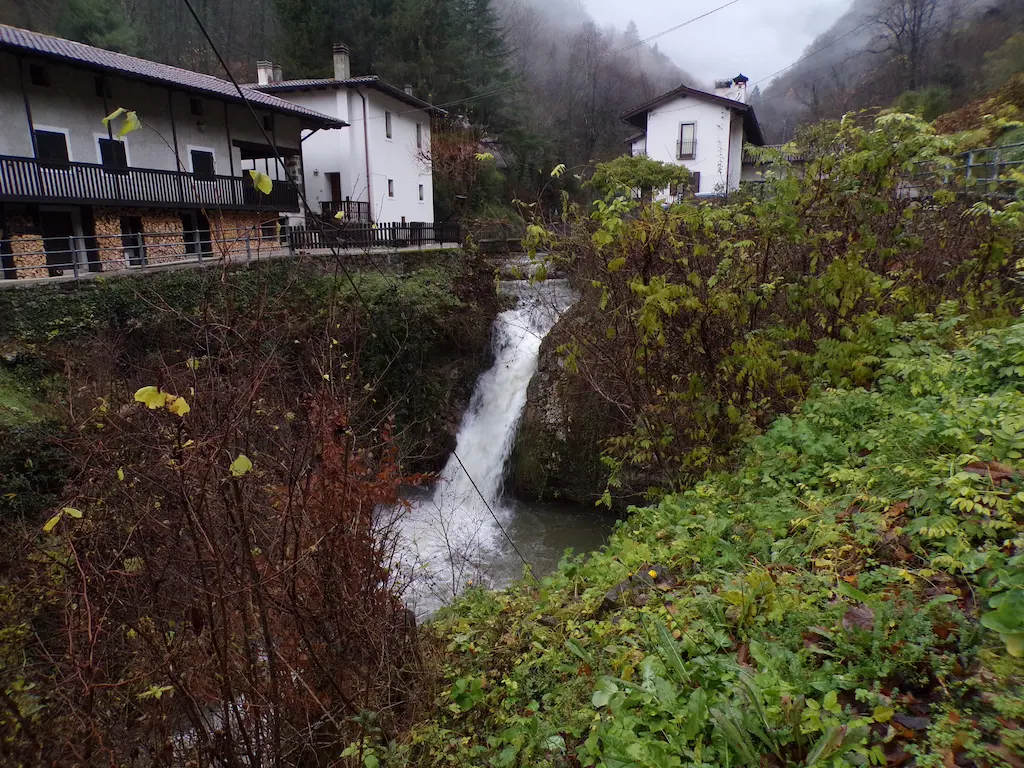 Paciuch e cascata torrente Cosizza